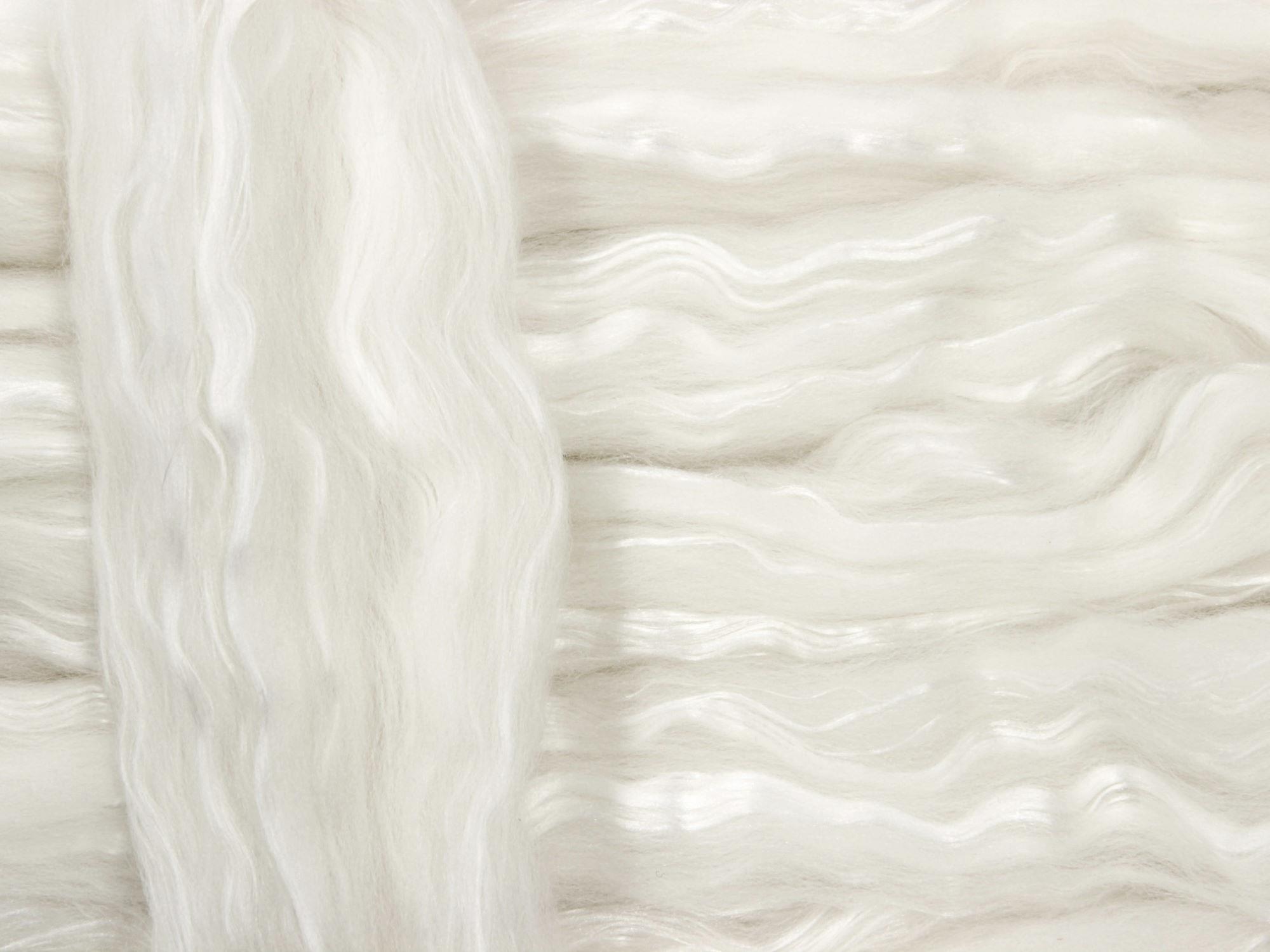 Maulbeerseide 12mic/16mic Südamerik. Merinowolle 34% / 66% - weißer traum extra fein im Band