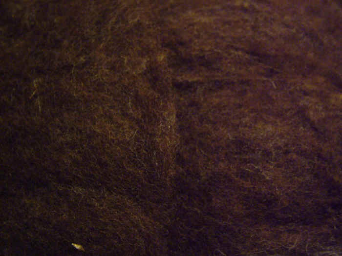 Montevideowolle - haselnußbraun fein im Vlies