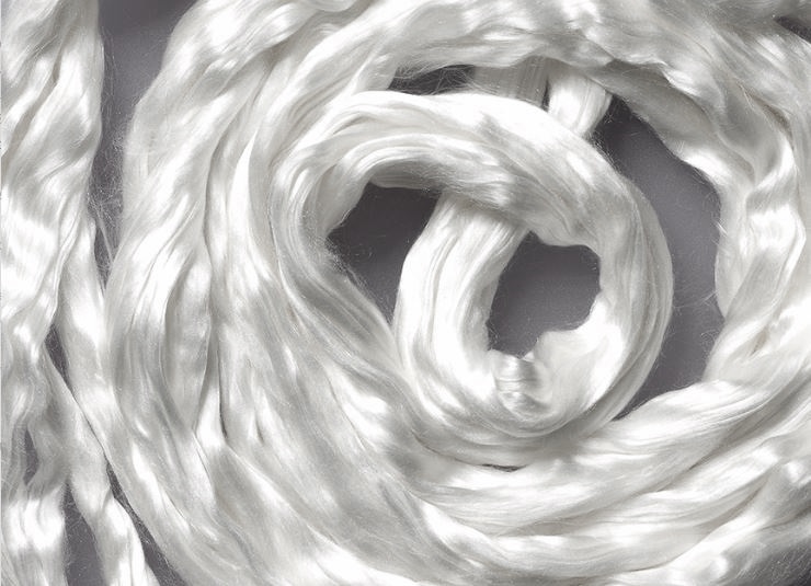 Maulbeerseide  im Kammzug - schneeweiß glänzend im Kammzug  (ke)