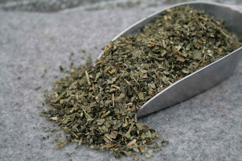 Färbewaid - blau geschnitten 100 g