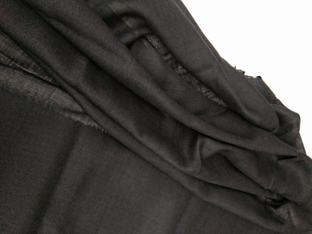 110g/m Wollmousseline / Etamine de Laine - onyxschwarz 148 cm breit pro 1 Meter